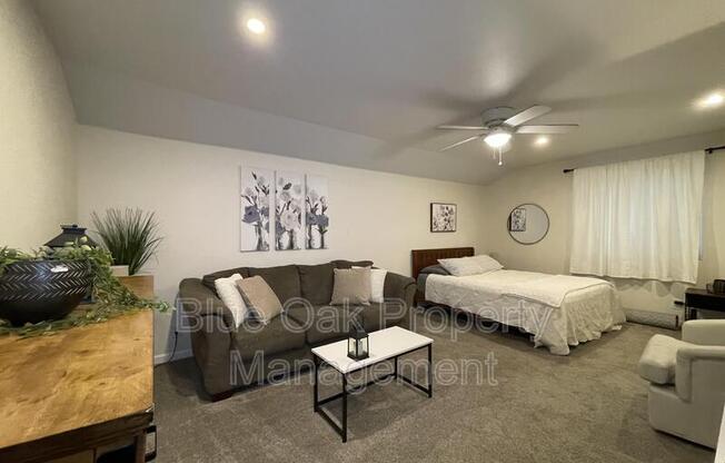 631 1/2 OAK LAWN AVE