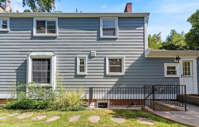 3 beds, 2.5 baths, $5,228