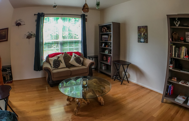 Large 4BR plus office, 3.5 BA,  2-car garage
