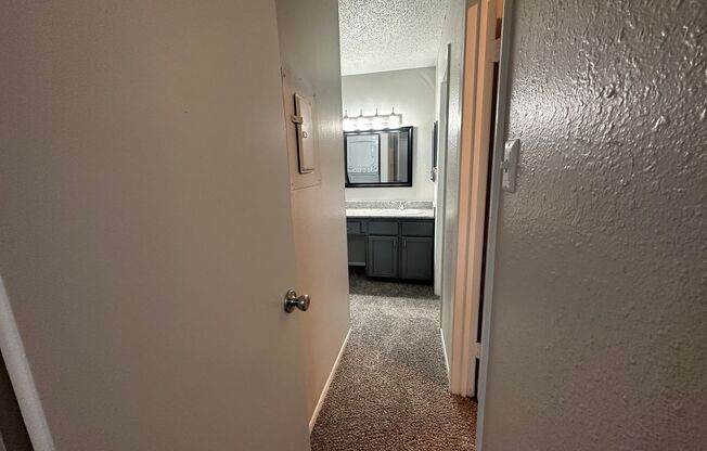 2 beds, 2 baths, 1,012 sqft, $1,239, Unit 1-0501