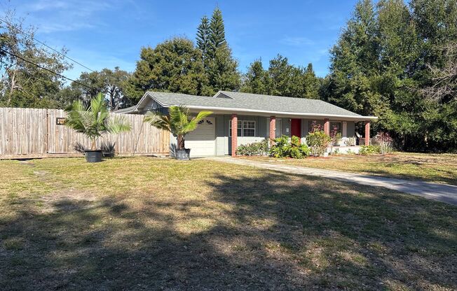 Charming 2 Bedroom Home on a Spacious Corner Lot — Orlando, FL