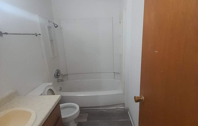 1 bed, 1 bath, $649