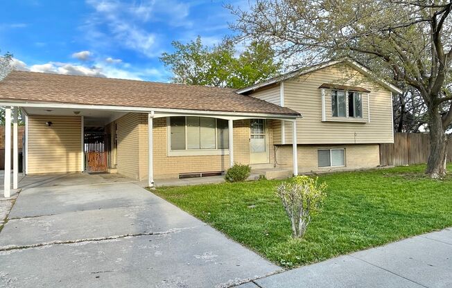 Spacious Multi Level Home in West Valley!