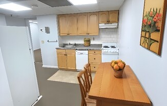 477 COMMONWEALTH AVE