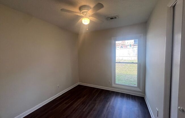 3 beds, 2 baths, $1,450