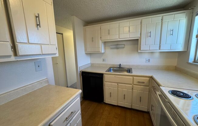 3 beds, 2 baths, 1,034 sqft, $1,875, Unit D-301