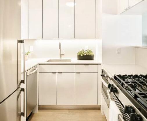 3 beds, 1.5 baths, 953 sqft, $7,800, Unit 13F