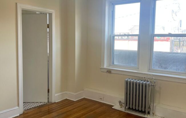 1 bed, 1 bath, 650 sqft, $1,250, Unit 4801-B2