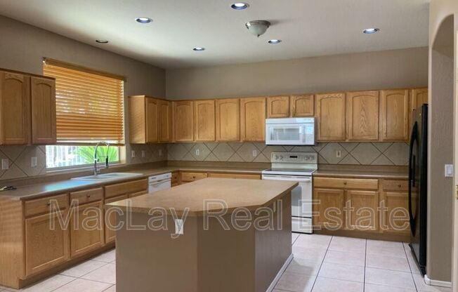 3722 E KIMBALL RD