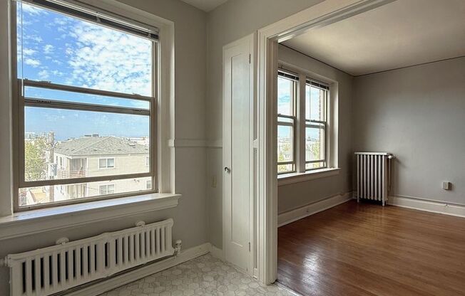 Studio, 1 bath, 460 sqft, $1,525, Unit 307