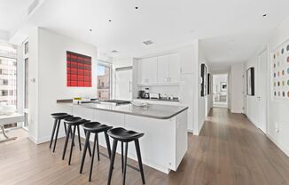 207 E 57 ST