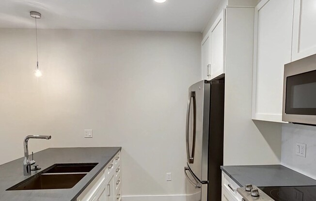 1 bed, 1 bath, $3,500, Unit 411