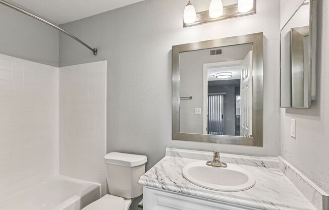 Studio, 1 bath, 450 sqft, $1,056, Unit 807