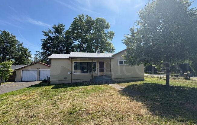 Two Bedroom House with Bonus Room Located Near Jefferson Park