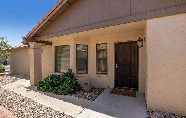 Beautifully upgraded 2 Bedroom/2 Bath Home in Chandler!