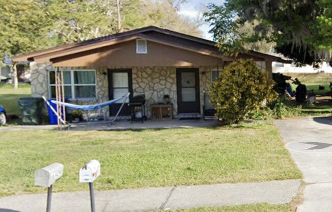 427 ALAMO DR
