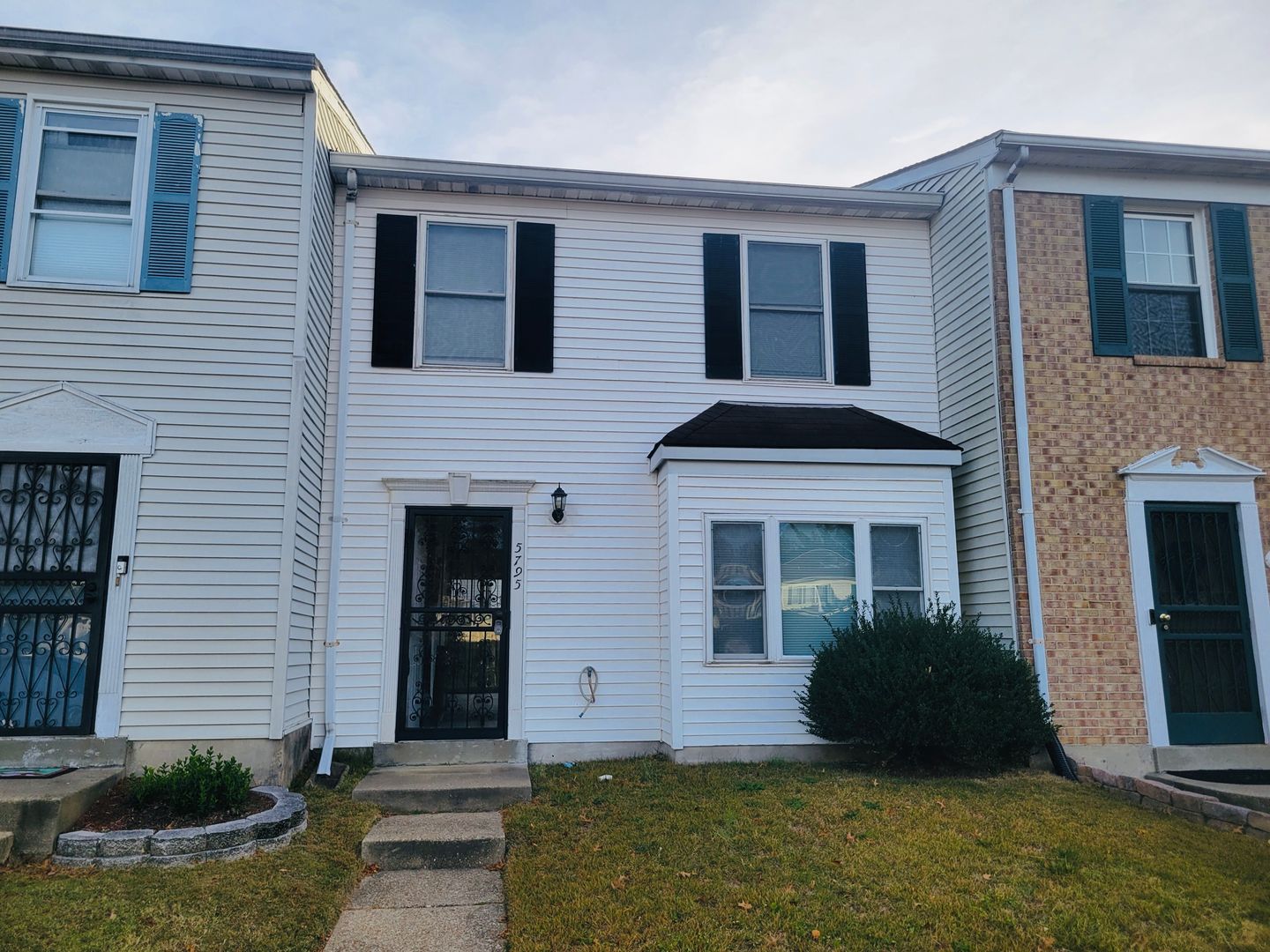 Charming 2 BR/1.5 BA Townhome in Suitland!