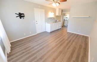 Studio, 1 bath, 350 sqft, $1,995