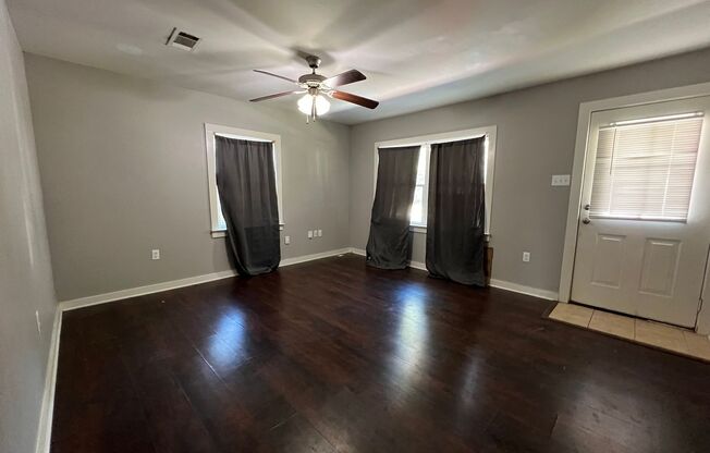 3 beds, 1 bath, $1,450