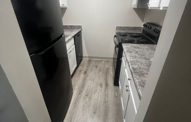 2 beds, 1 bath, 790 sqft, $2,400, Unit B207