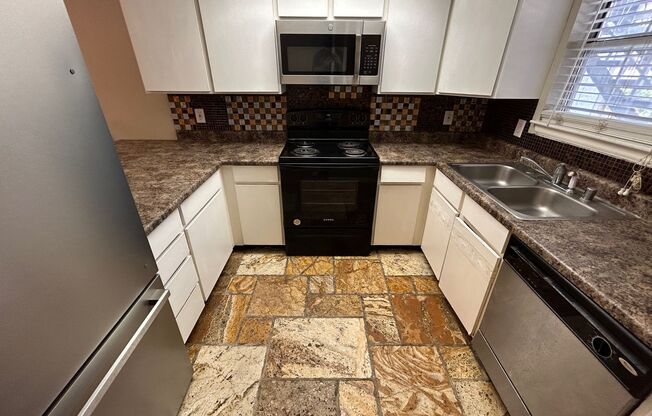 1 bed, 1 bath, $995, Unit # #T 3