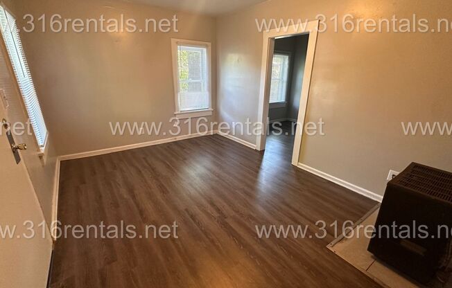 $550- 1 bed 1 bath - Duplex located in the Sunflower neighborhood