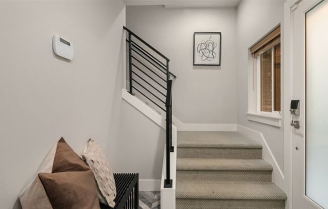 Stunning 4-bedroom, 3.5-bath end-unit townhome in Kirkland!!