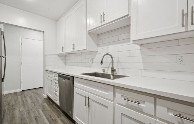 3 beds, 2 baths, 1,350 sqft, $2,895, Unit 303