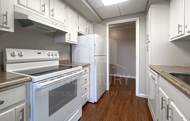 2 beds, 2 baths, 940 sqft, $1,395, Unit TH 907