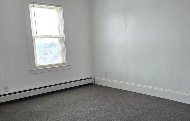 52 NEWHALL ST