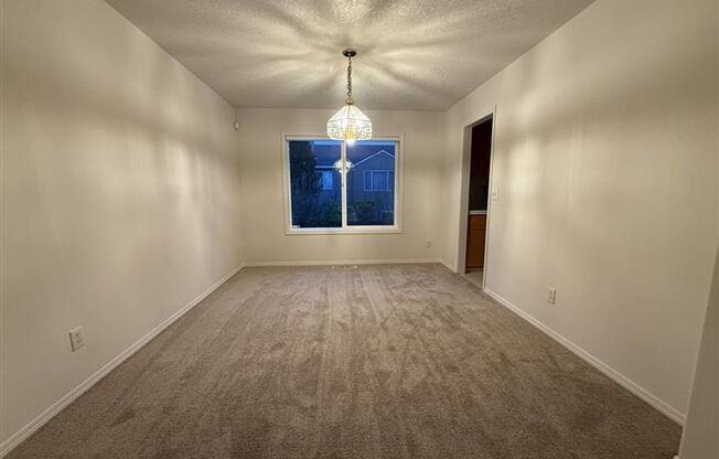 4145 NW 127th Avenue ~ Exceptionally Refreshed Bethany Home!