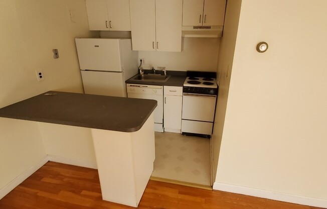 1 bed, 1 bath, 600 sqft, $2,500, Unit 41