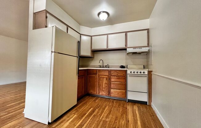 2 beds, 1 bath, 645 sqft, $1,295, Unit Unit 303