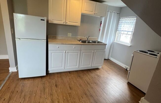 501 Marie Ave - (22200)