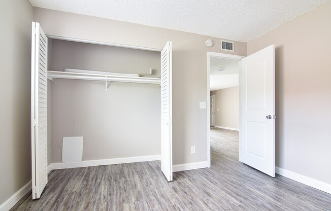 2 beds, 1 bath, 900 sqft, $1,800, Unit 5
