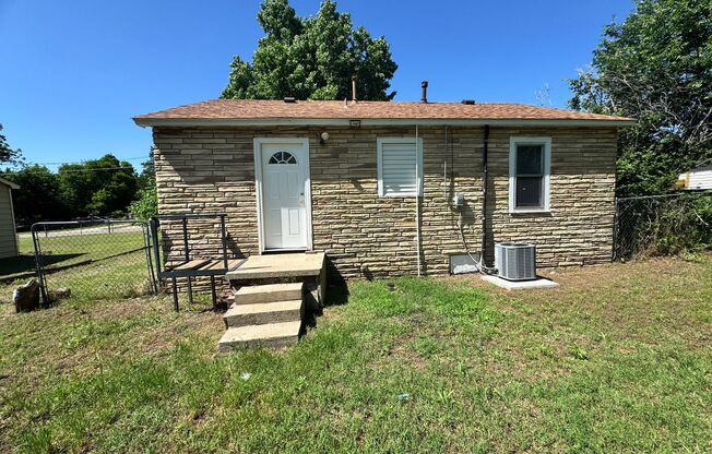 2 Bed 1 Bath home in Midwest City!