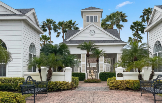 Available Now | First-Floor Condo with Washer & Dryer in Winter Garden!!!