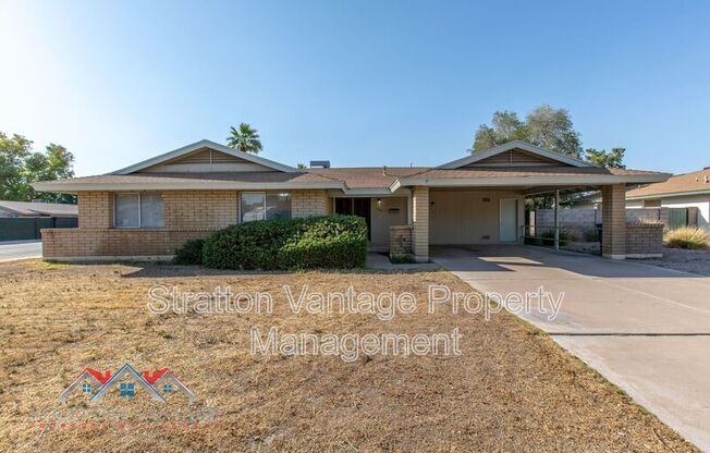 704 E LN JOLLA DR