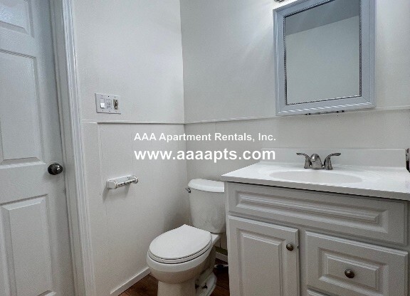 4 WOLCOTT RD