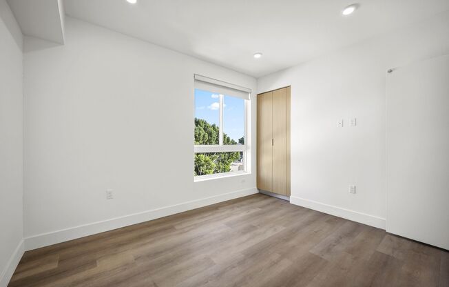 3 beds, 3 baths, 938 sqft, $3,651.43, Unit 504