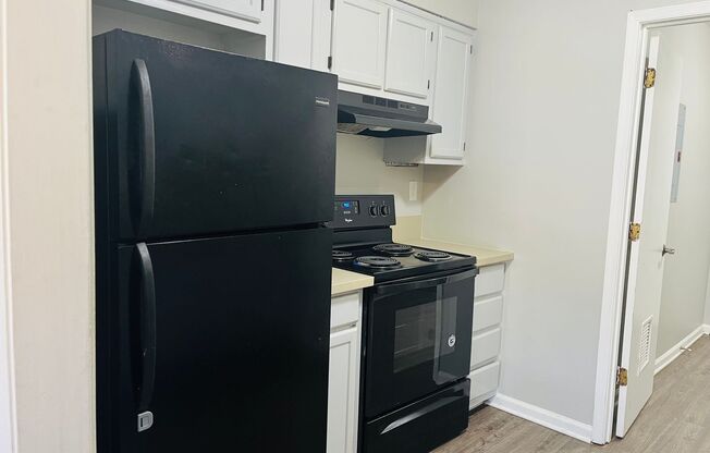 2 beds, 1 bath, 800 sqft, $1,295, Unit Unit 130