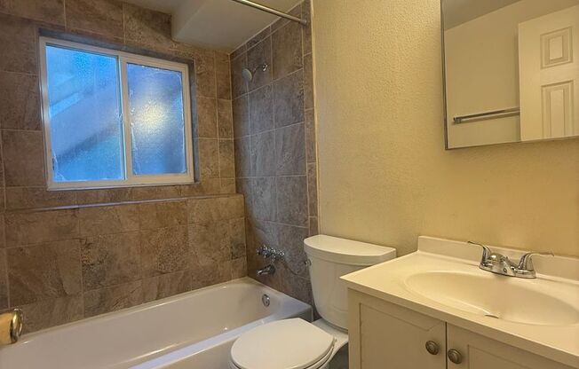 2 beds, 1 bath, 725 sqft, $1,200, Unit 1026WR-1