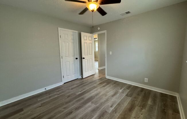 2 beds, 1 bath, 700 sqft, $1,495