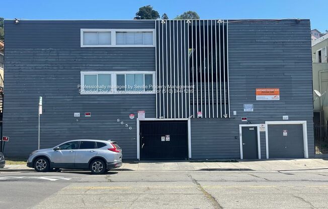 Move-In Ready E. Oakland 2BRs/1BA
