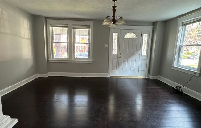 4 beds, 1 bath, $1,595