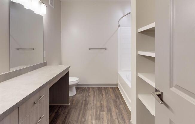 Luxurious One White Oak Bathrooms in Cumming, GA Apartments