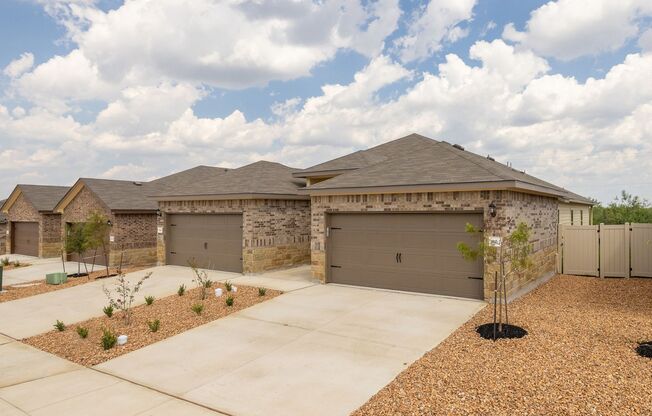 GORGEOUS 3 BEDROOM DUPLEX LOCATED IN CONVERSE, TX!