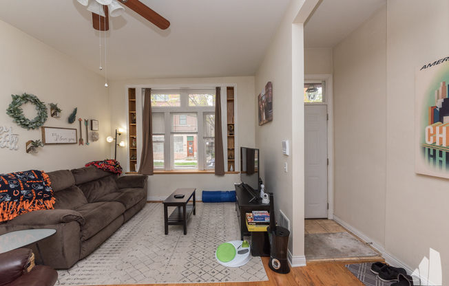2702 W THOMAS