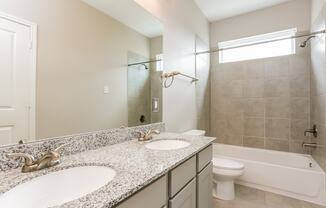 Luxurious Bathrooms at Clearwater at Balmoral, Texas