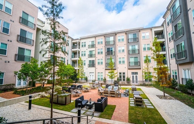 Parkside at Firewheel courtyard